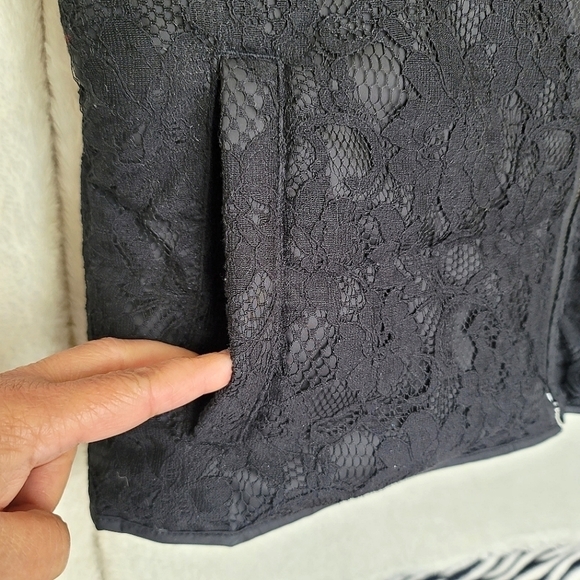 Banana Republic Lace Vest Size Small - Picture 7 of 11
